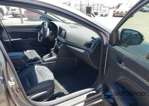 2017 Hyundai Elantra Limited z USA, uszkodzony, nr VIN KMHD84LF4HU173361